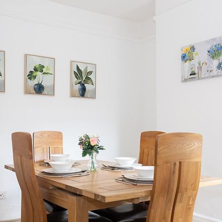 מנצ'סטר Bright & Modern 3 Bedroom Old Trafford Home מראה חיצוני תמונה