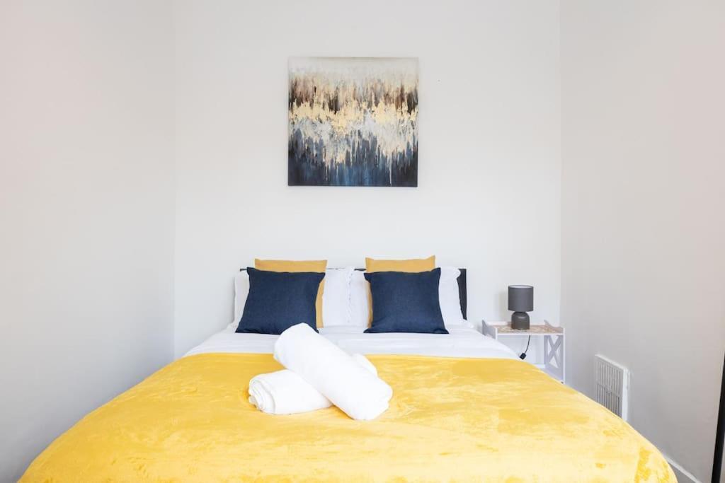 מנצ'סטר Bright & Modern 3 Bedroom Old Trafford Home מראה חיצוני תמונה