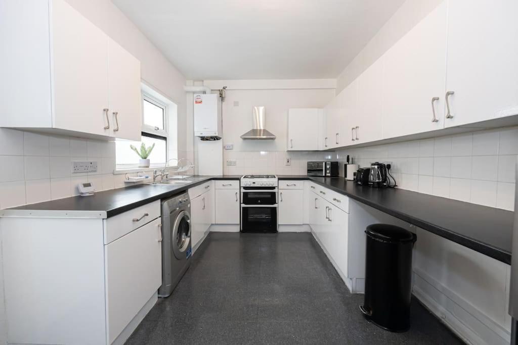 מנצ'סטר Bright & Modern 3 Bedroom Old Trafford Home מראה חיצוני תמונה