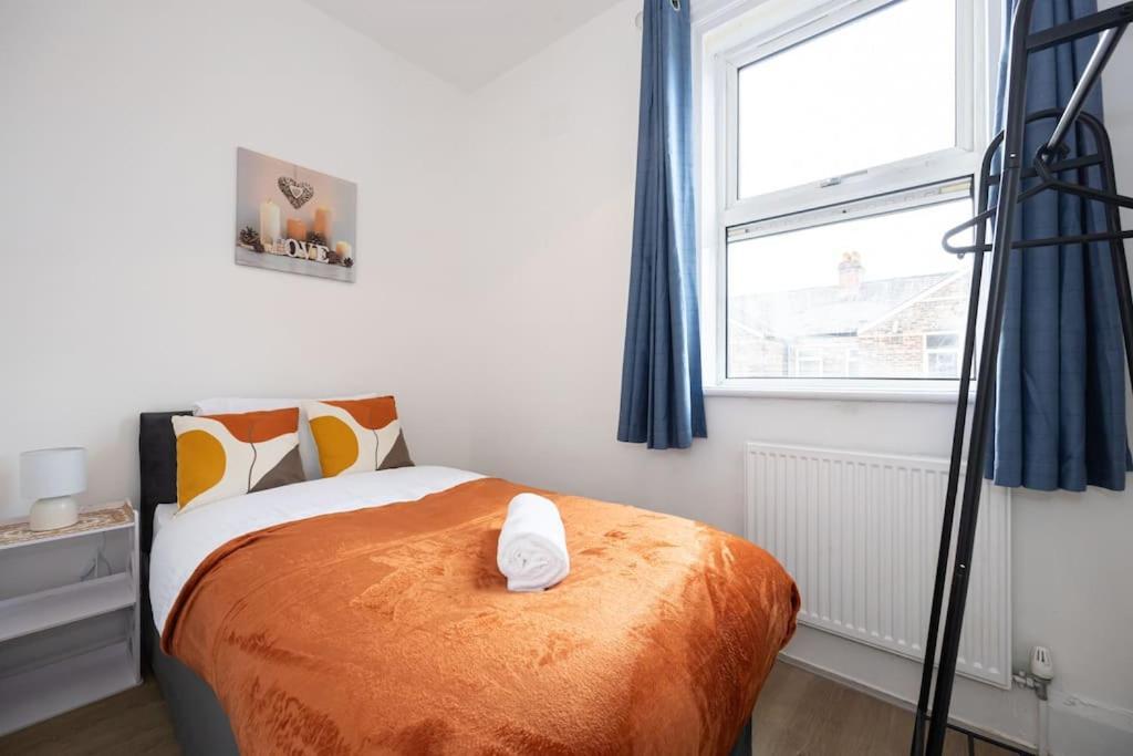 מנצ'סטר Bright & Modern 3 Bedroom Old Trafford Home מראה חיצוני תמונה