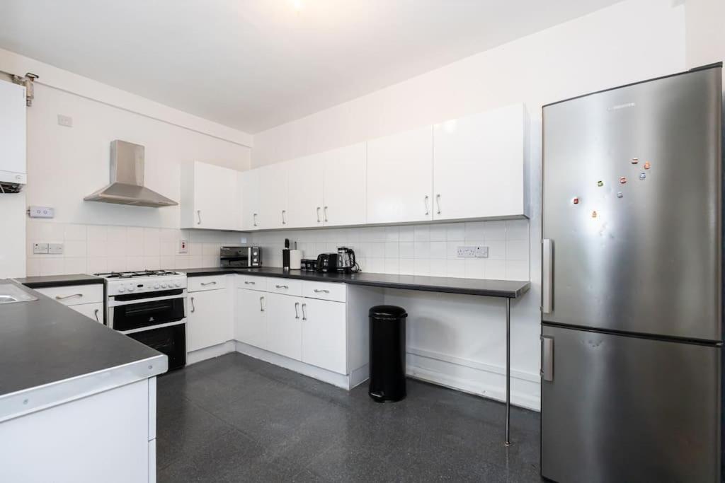 מנצ'סטר Bright & Modern 3 Bedroom Old Trafford Home מראה חיצוני תמונה