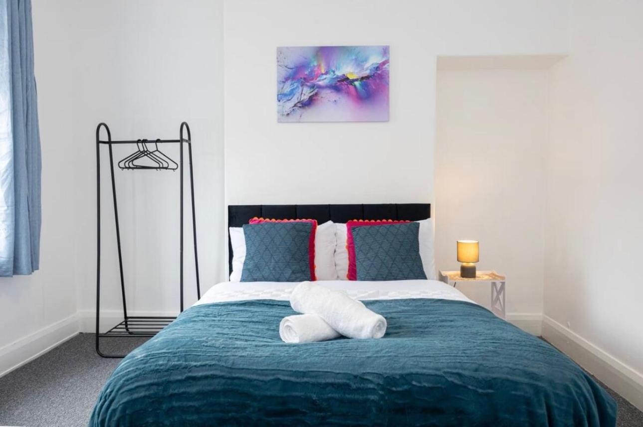 מנצ'סטר Bright & Modern 3 Bedroom Old Trafford Home מראה חיצוני תמונה